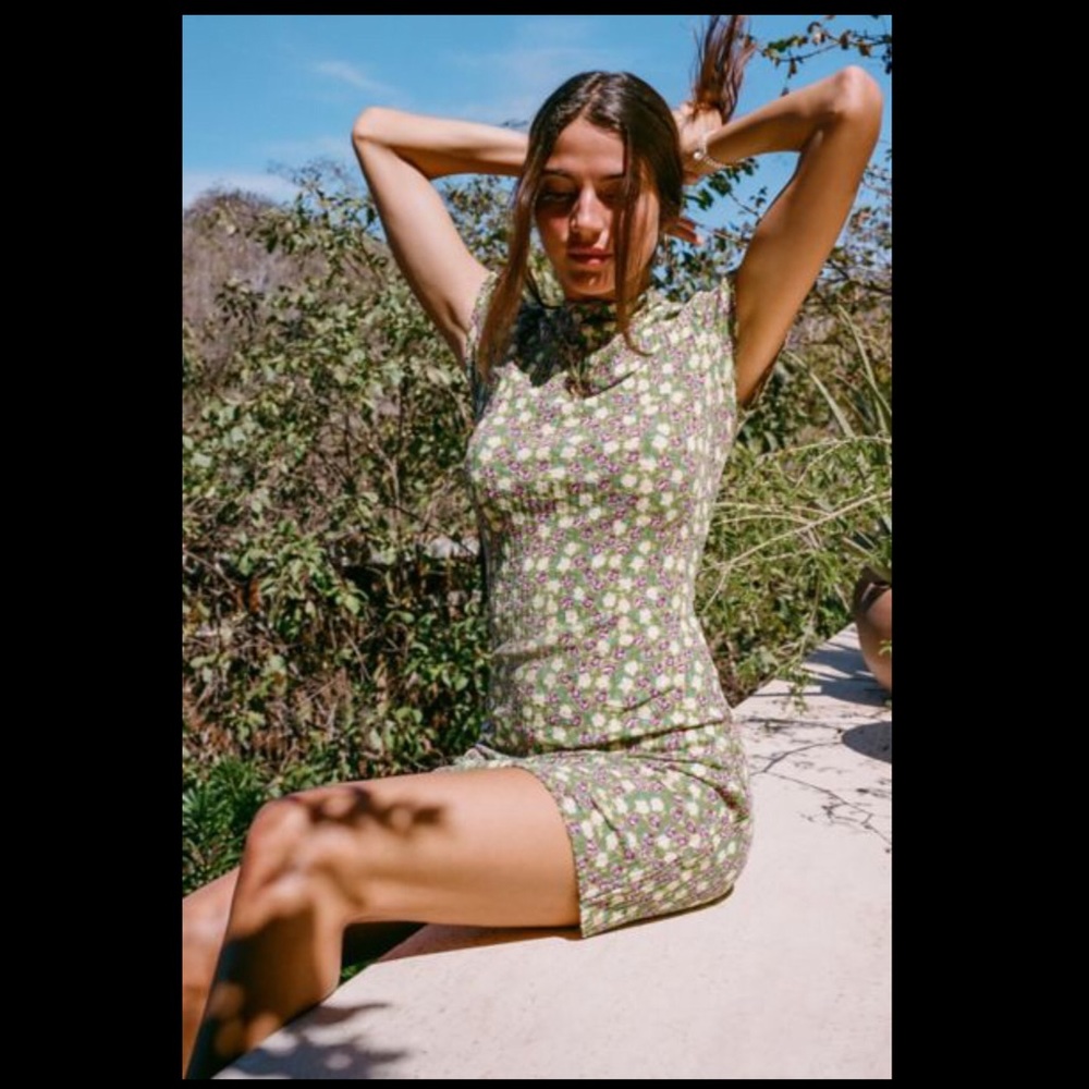 Urban Outfitters UO NINA MOCK NECK body-con dress color green Floral